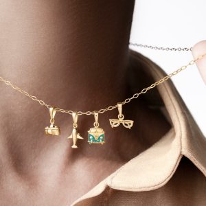 آویز فولکس مینایی