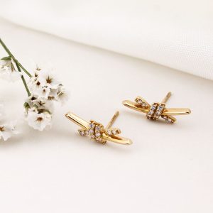 گوشواره گره تیفانی نیمه نگینی کوچک